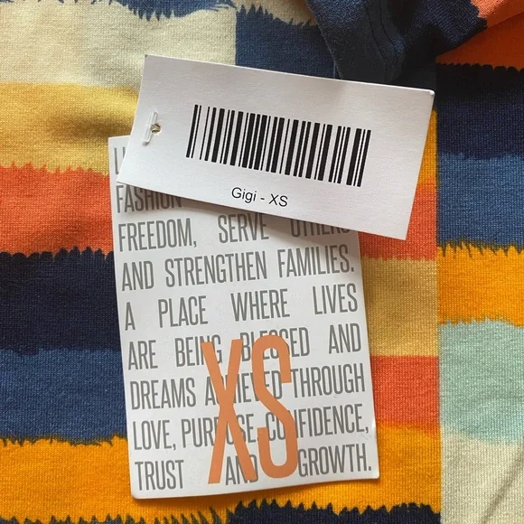 Lularoe Gigi Multi-colored Block Print Short Sleeve Tee Size XS NWT - Picture 4 of 5